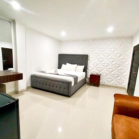 Carstenzs Home Kuta クタ エクステリア 写真